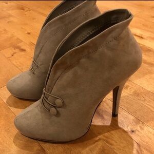 Apt. 9 Taupe Suede Ankle Booties | High Heel Pumps | Size 9
